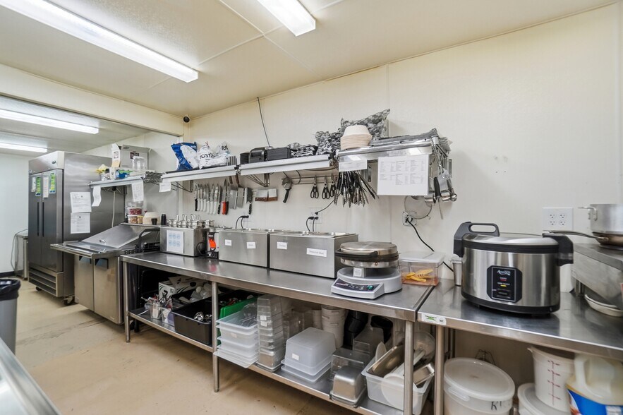 More Photos Of 2330 Bright Rd, Findlay Sports And Entertainment For Sale