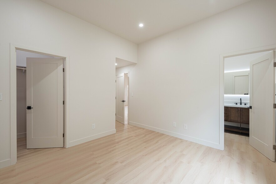 More Photos Of 987 Harcourt Ave, Seaside Multifamily For Sale