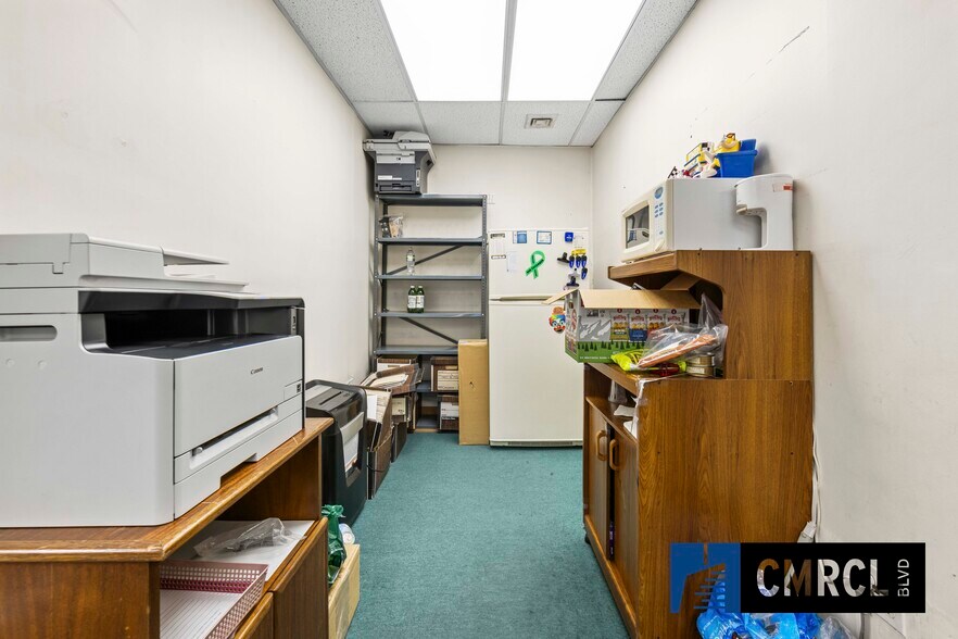 More Photos Of 131 Beverley, Brooklyn Flex For Lease