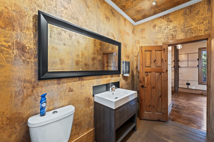 More Photos Of 533 E Mendenhall, Bozeman Medical For Sale