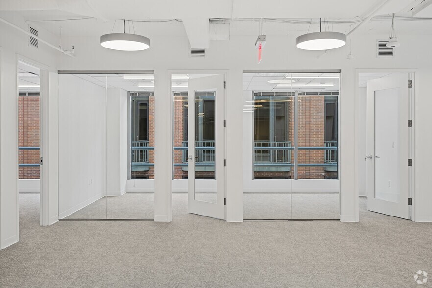 More Photos Of 2001 L St NW, Washington Coworking Space