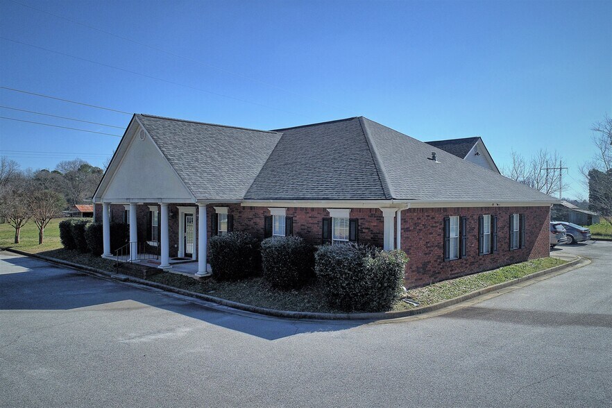 More Photos Of 3175 Highway 81 W, Hampton Storefront Retail Office For Lease
