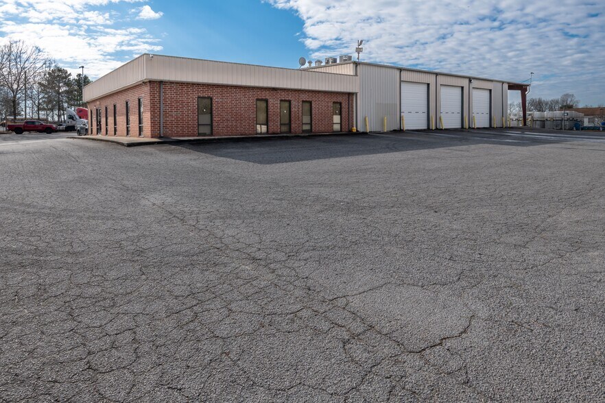 More Photos Of 7200 Bishop Rd, Austell Warehouse For Lease