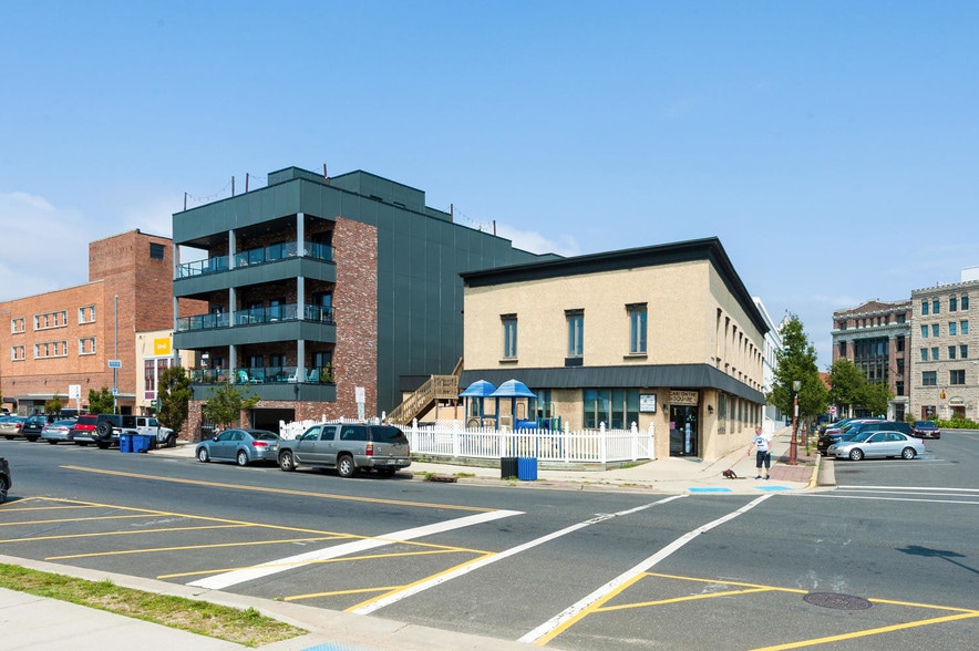 More Photos Of 601 Lake Ave, Asbury Park Office Residential For Lease