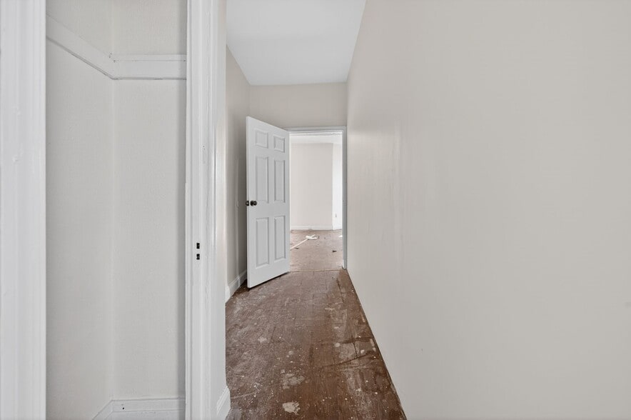 More Photos Of 661 S 18th St, Newark Apartments For Sale