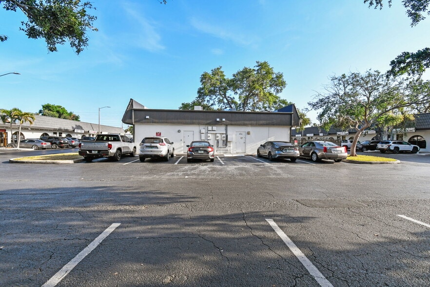 More Photos Of 14219 Walsingham Rd, Largo Unknown For Lease
