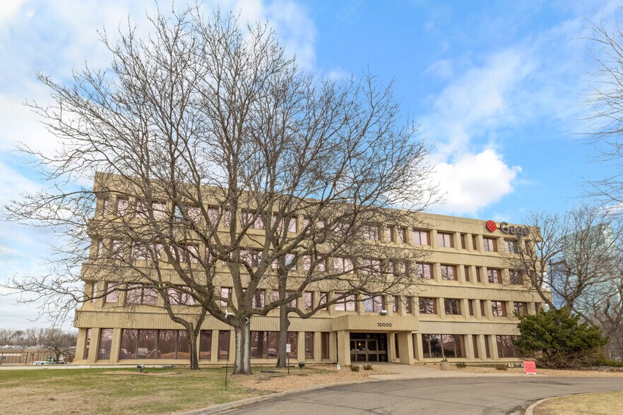 More Photos Of 10000 Highway 55, Plymouth Office For Lease