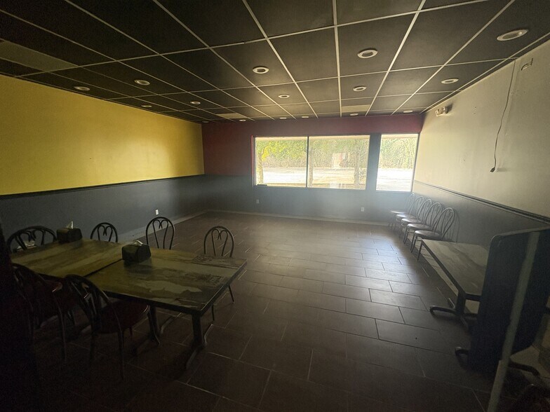 More Photos Of 501 N Cusick St, Maryville Restaurant For Lease