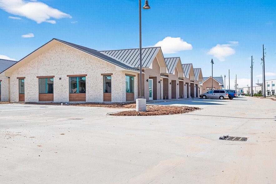 More Photos Of 217 Promenade Way, Sugar Land Medical For Sale