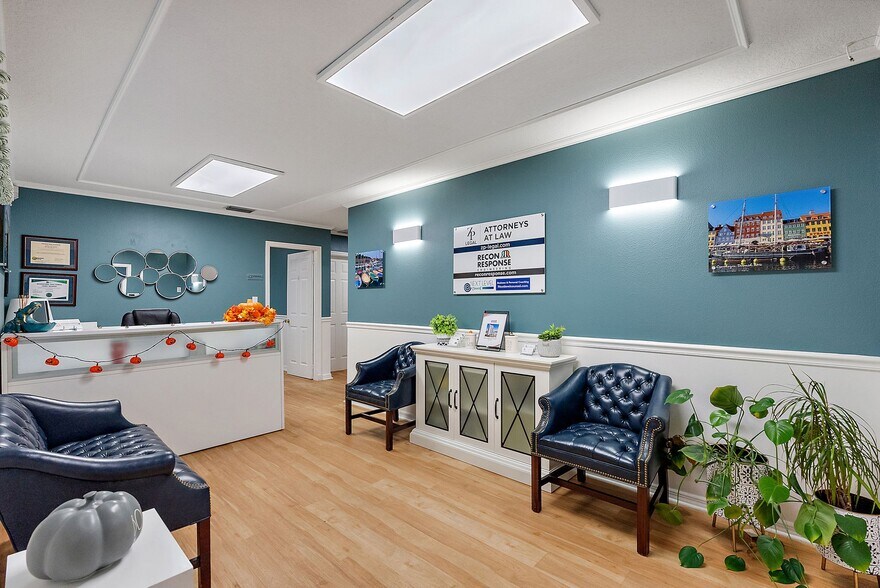 More Photos Of 4100 Central Ave, Saint Petersburg Office For Sale