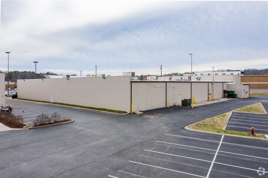 More Photos Of 92 White Bridge Rd, Nashville Unknown For Lease