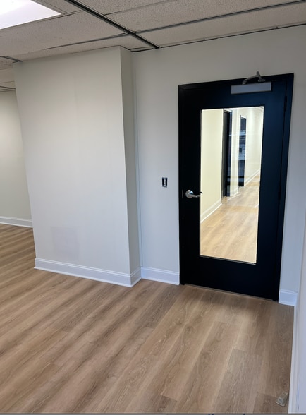 More Photos Of 4190 S Plaza Trl, Virginia Beach Office For Lease