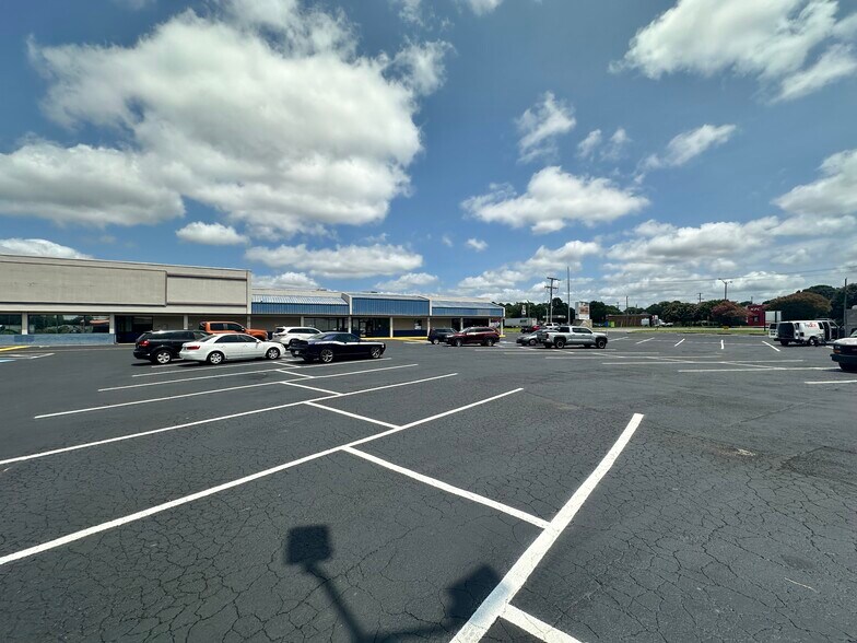 More Photos Of 2211-2213 S Military Hwy, Chesapeake Coworking Space