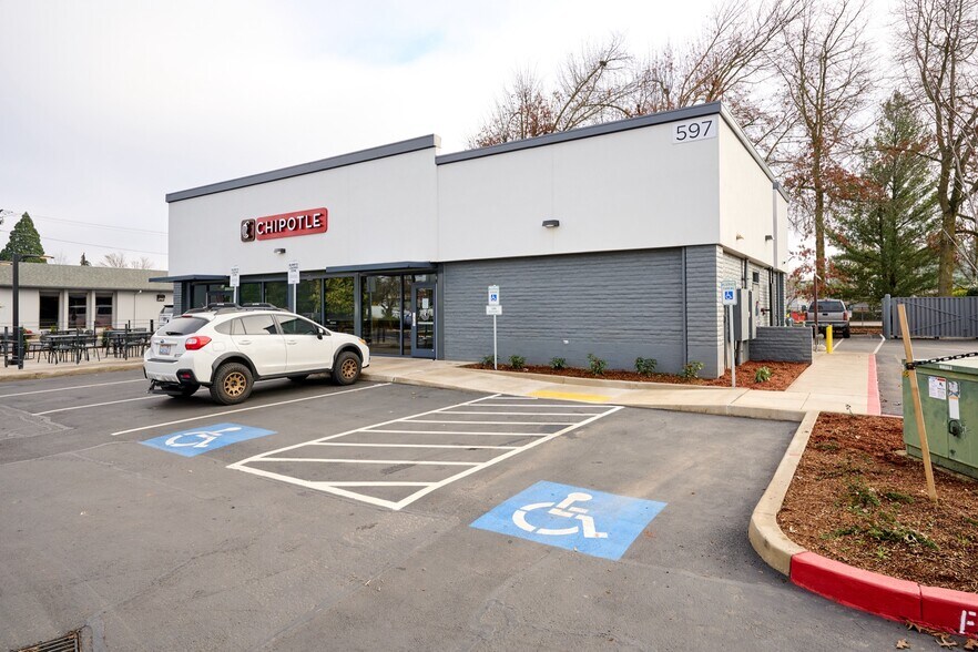 More Photos Of 597 SW 1st Ave, Canby Fast Food For Sale