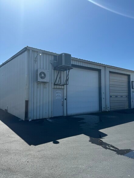 More Photos Of 3663 Arnold Ave, Naples Light Manufacturing For Lease