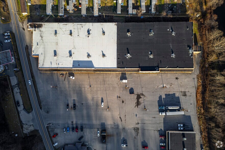 More Photos Of 539 Valley Dr, Oceana Storefront For Sale