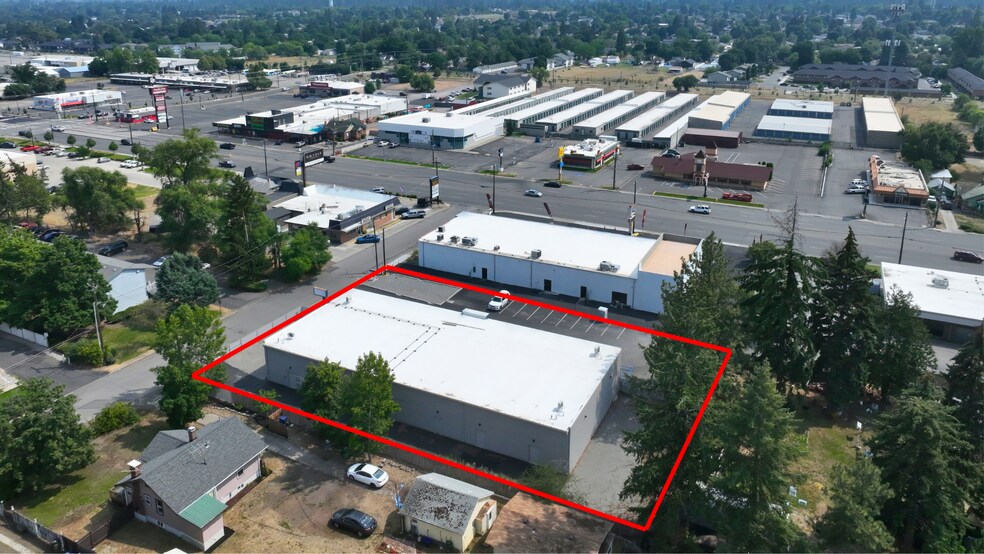 More Photos Of 21 N Skipworth Rd, Spokane Valley Showroom For Lease