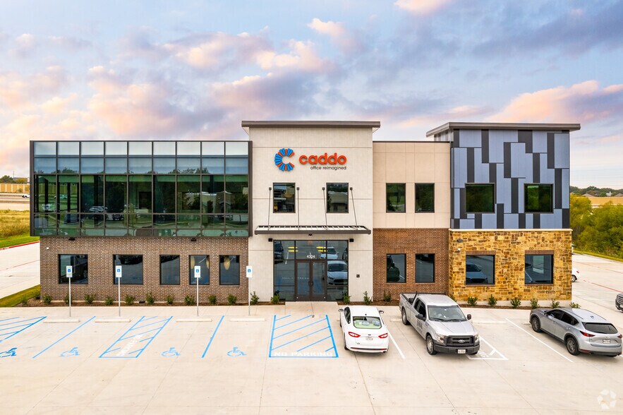 More Photos Of 4324 Mapleshade Ln, Plano Coworking Space