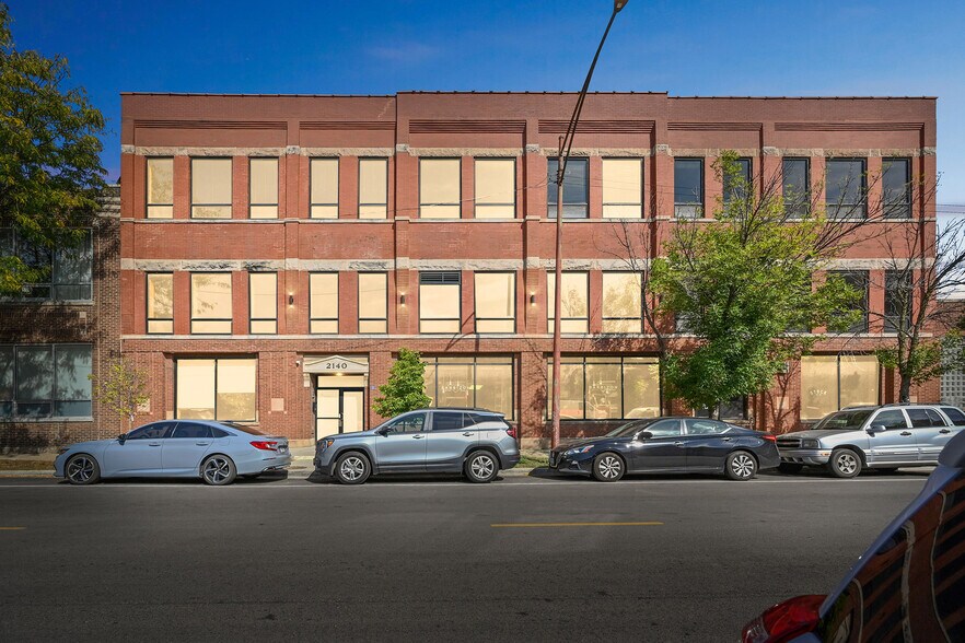 More Photos Of 2130-2140 W Fulton St, Chicago Flex For Lease