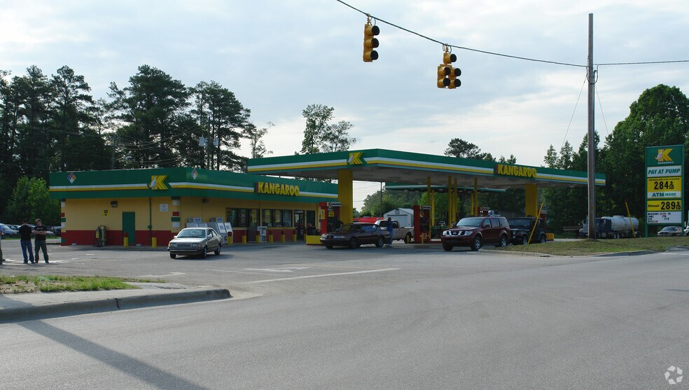 More Photos Of 1886 N Bragg Blvd, Spring Lake Convenience Store For Sale