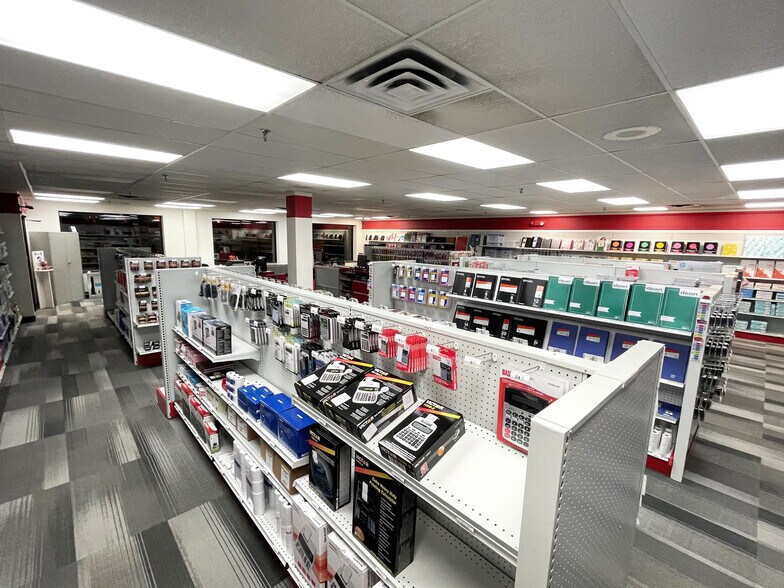 More Photos Of 123 Lutz St, Moncton Flex For Lease