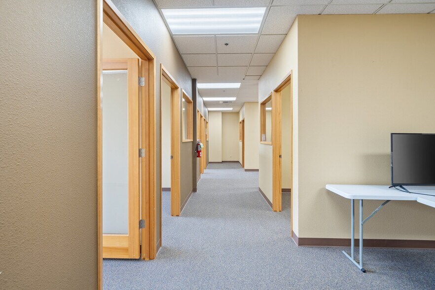 More Photos Of 1321 Martin Luther King Jr Way, Tacoma Office For Lease