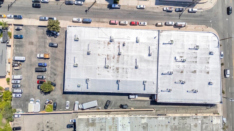 More Photos Of 13333-13345 Saticoy St, North Hollywood Warehouse For Lease
