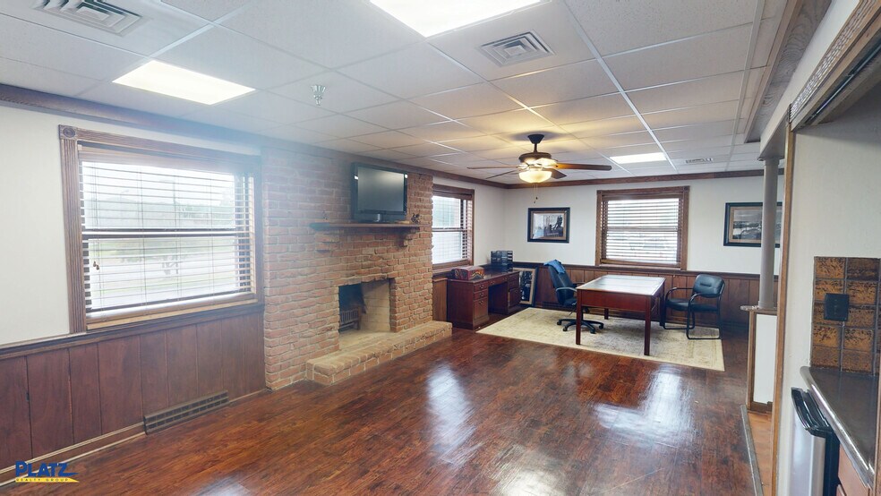 More Photos Of 360 E Federal St, Youngstown Manufacturing For Lease