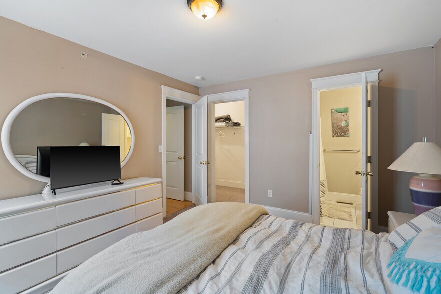 More Photos Of 317 W Fayette St, Syracuse Storefront Retail Office For Sale