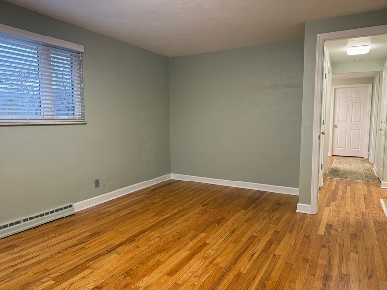 More Photos Of 3122 Carson Ave, Murrysville Office For Lease