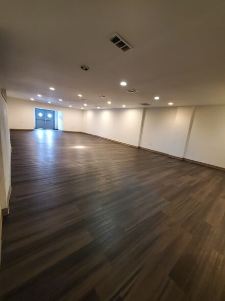 More Photos Of 4926 Marlboro Pike, Capitol Heights General Retail For Lease