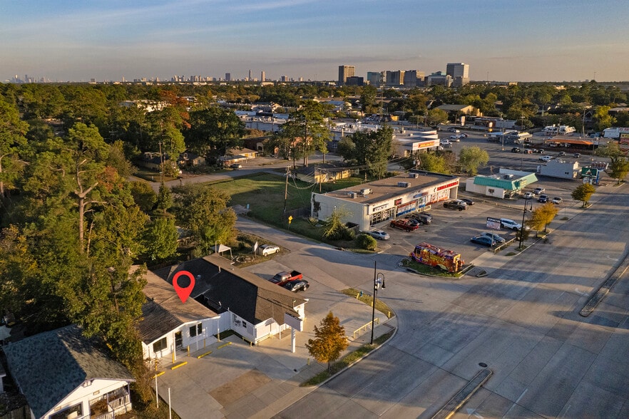 More Photos Of 1426 Gessner Rd, Houston Freestanding For Lease