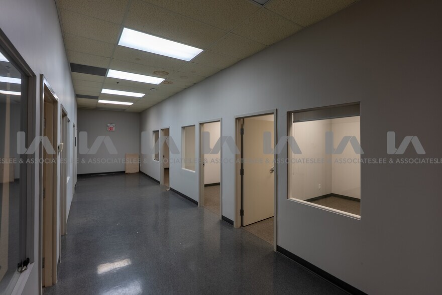 More Photos Of 18800-18806 96th Ave, Surrey Warehouse For Lease