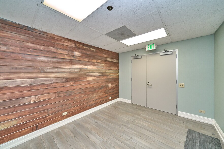 More Photos Of 8737 Beverly Blvd, West Hollywood Medical For Sale