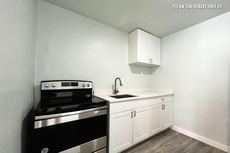 More Photos Of 707-715 SW 5th St, Dania Beach Apartments For Sale