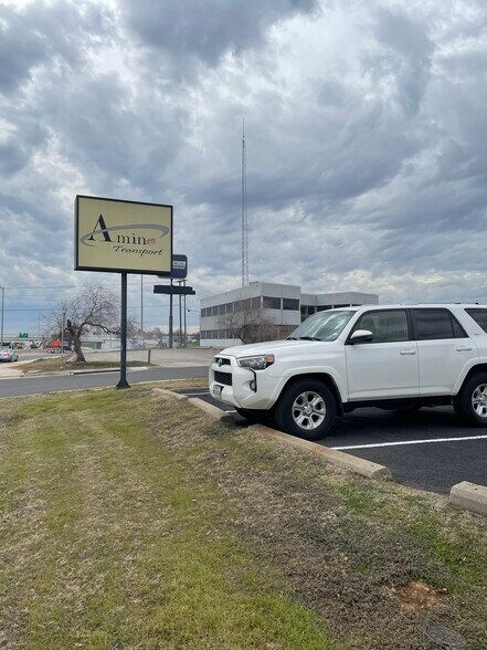 More Photos Of 223 NE Loop 820, Hurst Medical For Lease