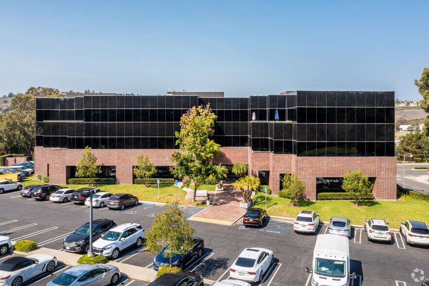 More Photos Of 27405 Puerta Real, Mission Viejo Office For Lease