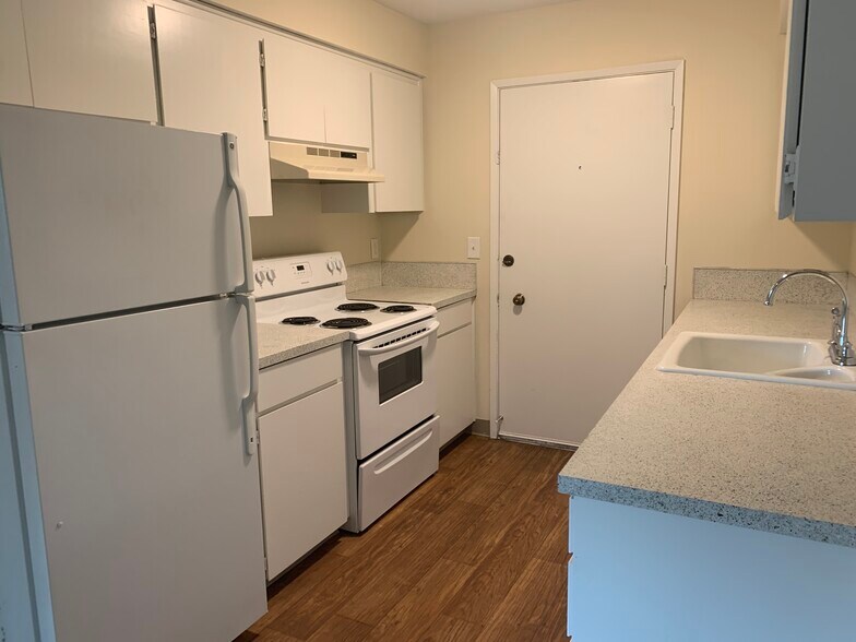 More Photos Of 8451-8463 SE Foster Rd, Portland Apartments For Sale
