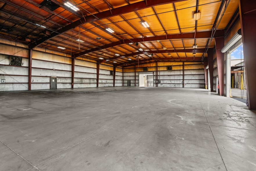 More Photos Of 1118 N Magnolia Ave, Ocala Warehouse For Sale