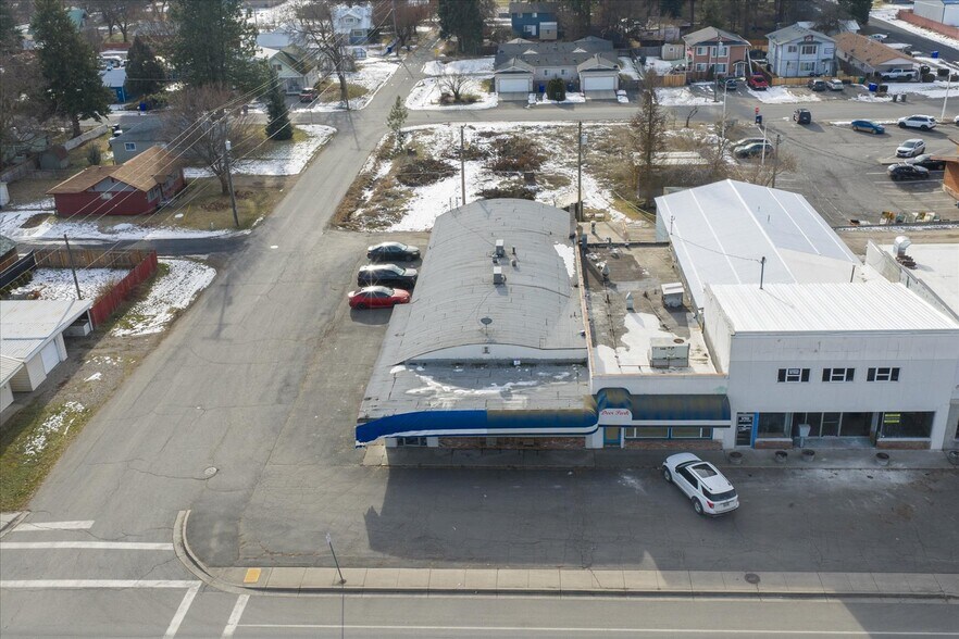 More Photos Of 120-124 E Crawford St, Deer Park Freestanding For Sale