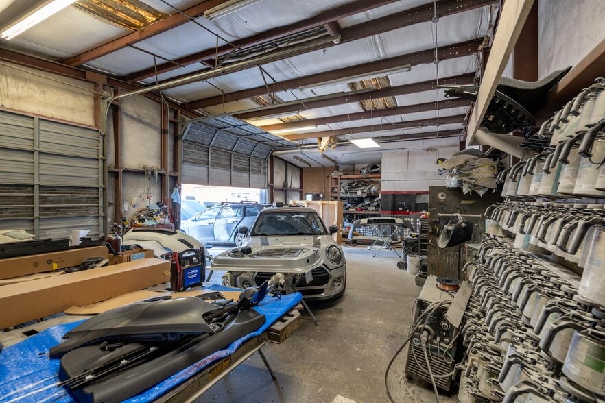 More Photos Of 522 NE Roswell St, Marietta Auto Repair For Sale