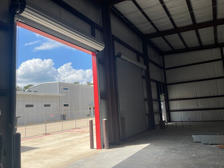 More Photos Of 32223 Tamina Rt, Magnolia Flex For Lease