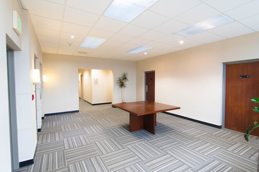 More Photos Of 201 W Padonia Rd, Timonium Office For Lease