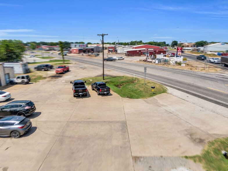 More Photos Of 475 W Commerce St, Fairfield Auto Salvage Facility For Sale