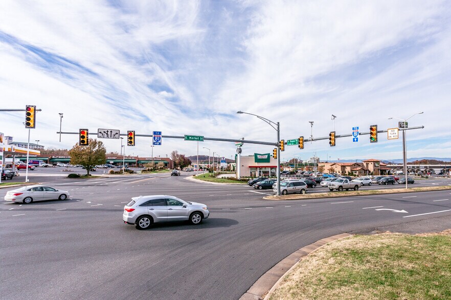 More Photos Of 1550 E Market St, Harrisonburg Storefront Retail Office For Lease