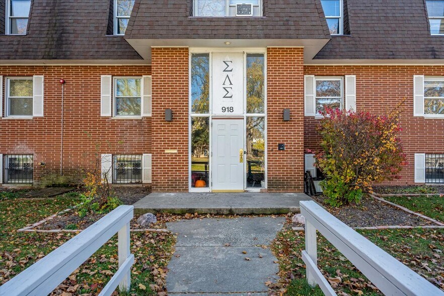 More Photos Of 918 Kimberly Dr, Dekalb Sorority Fraternity House For Sale