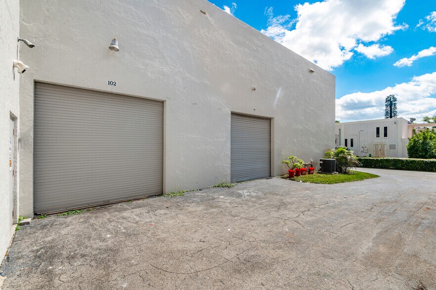 More Photos Of 3650 Coral Ridge Dr, Coral Springs Light Manufacturing For Lease