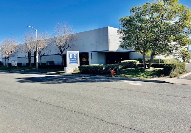 More Photos Of 638 W Southern Ave, Orange Manufacturing For Sale