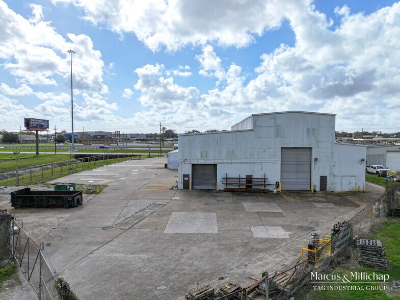 More Photos Of 1490 W Cardinal Dr, Beaumont Warehouse For Sale