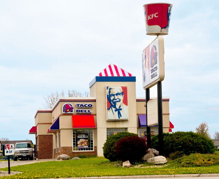 More Photos Of 10 Plaza Dr, Clear Lake General Retail For Sale